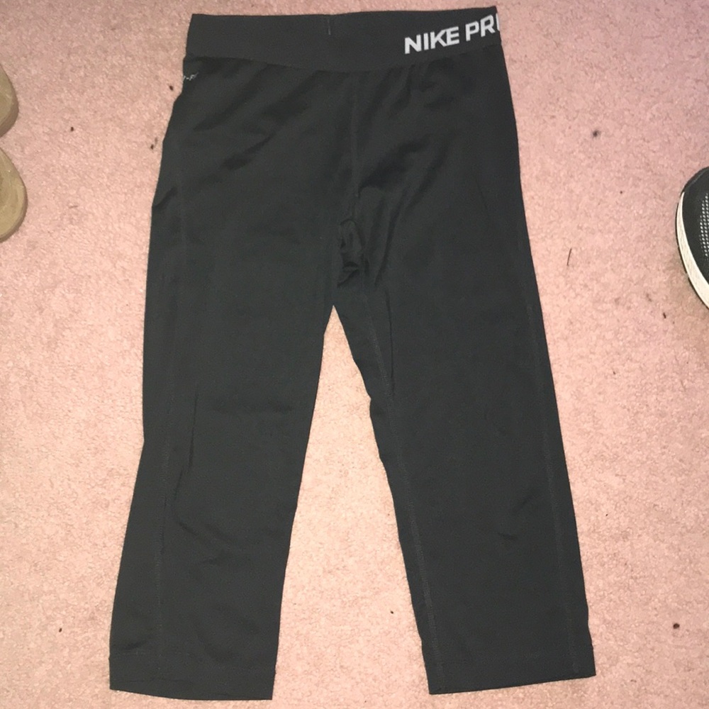 Nike Pro Capri Pants